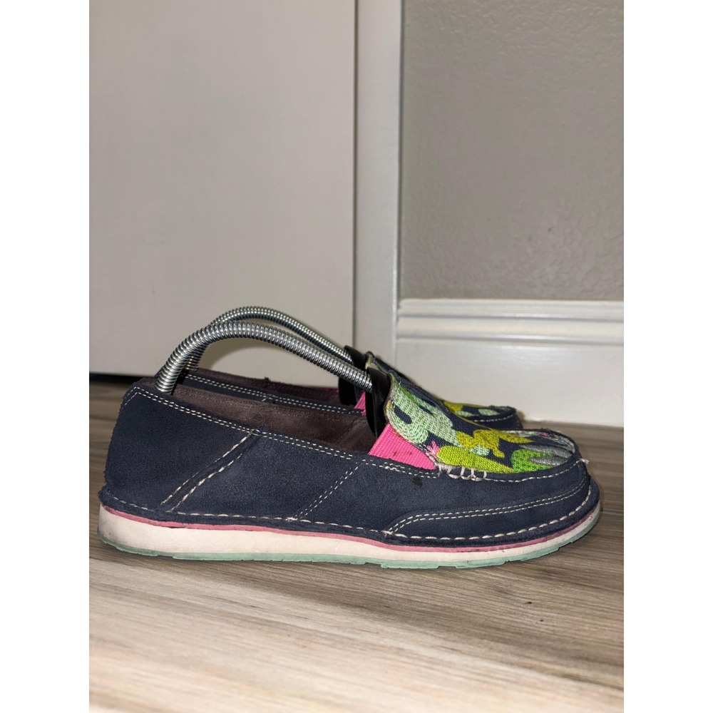 Women's Ariat Floral Cactus Cruiser Size 9 B